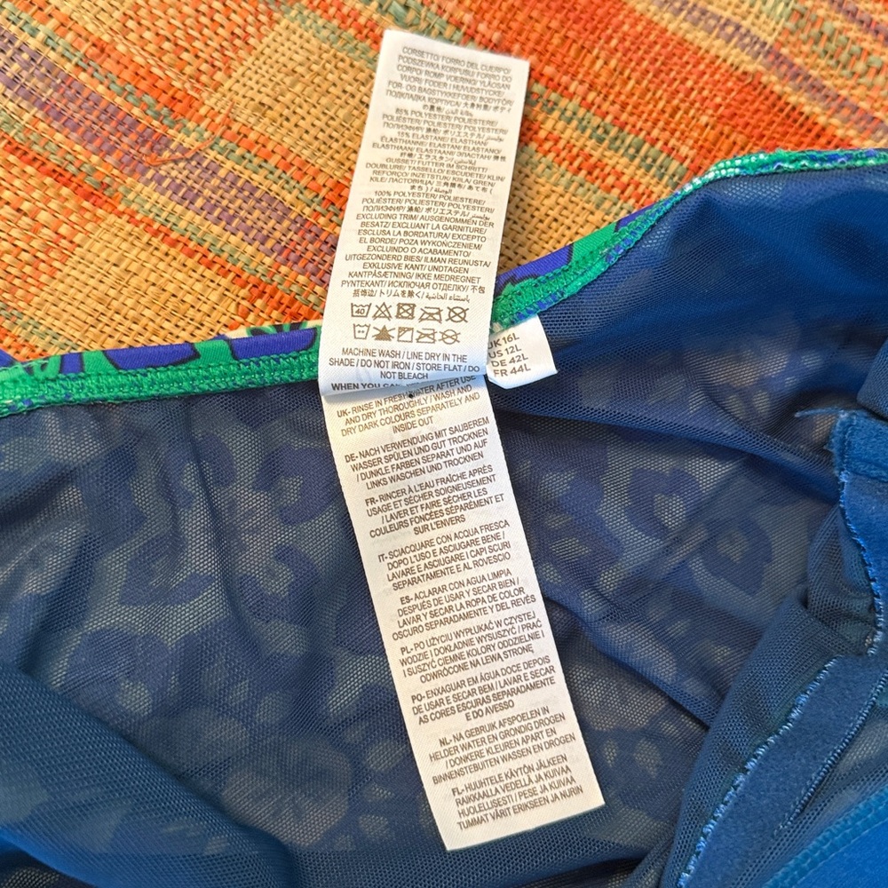 Boden Talamanca Mosaic Slimming Onepiece Swimsuit, Womens 12L - Picture 4 of 5